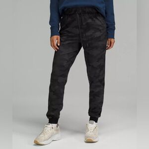 Lululemon Camo Jogger Black Gray High Rise Full Length 4